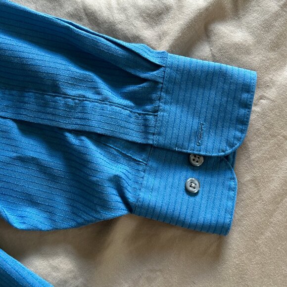 Van Heusen Mens Fitted Satin Stripe 70% Poly 30% Cotton Ocean Blue Dress Shirt - Picture 7 of 13